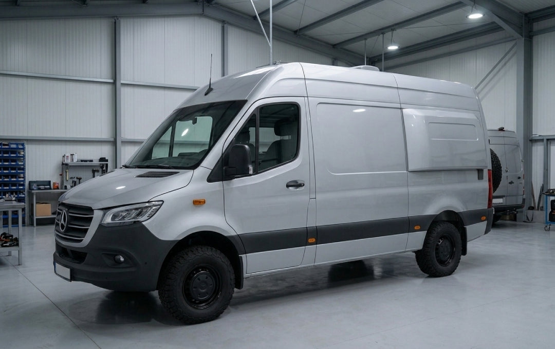 Extensión Lateral (Petaca) (1 pieza) – Mercedes Sprinter W906/W907 / VW Crafter (Lado izquierdo - 1 unidad)
