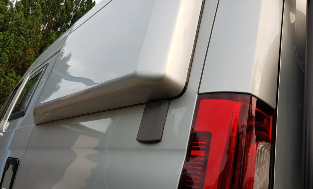 Extensión Lateral (Petaca) (1 pieza) – Mercedes Sprinter W906/W907 / VW Crafter (Lado izquierdo - 1 unidad)
