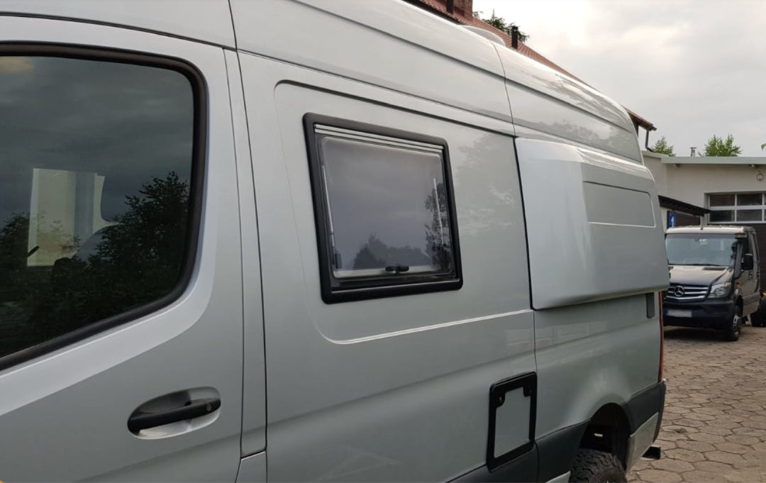 Extensión Lateral (Petaca) (1 pieza) – Mercedes Sprinter W906/W907 / VW Crafter (Lado izquierdo - 1 unidad)